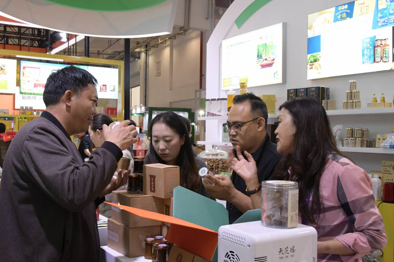 昭通天麻“七十二变”玩转南博会