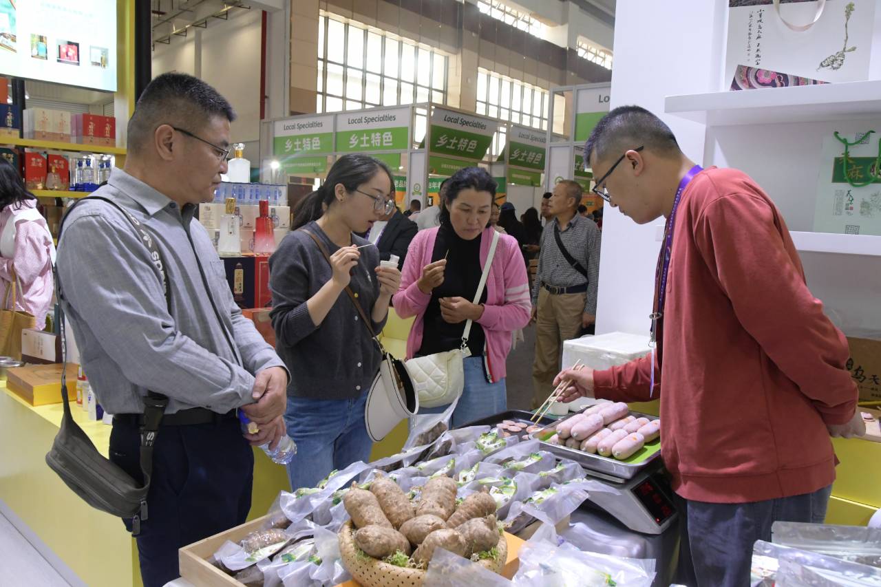 昭通天麻“七十二变”玩转南博会