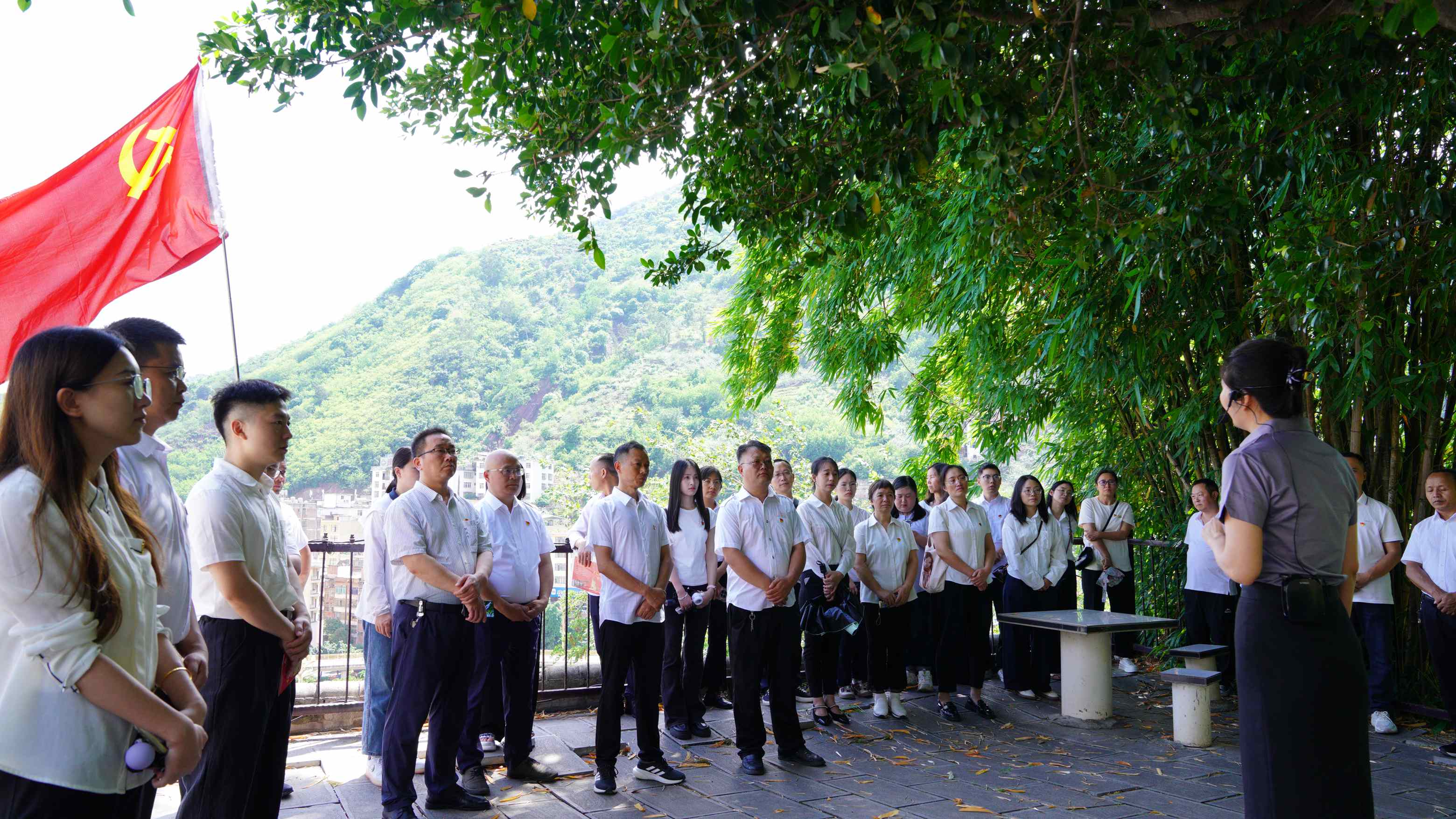 彝良：参观罗炳辉纪念馆  庆祝建党105周年
